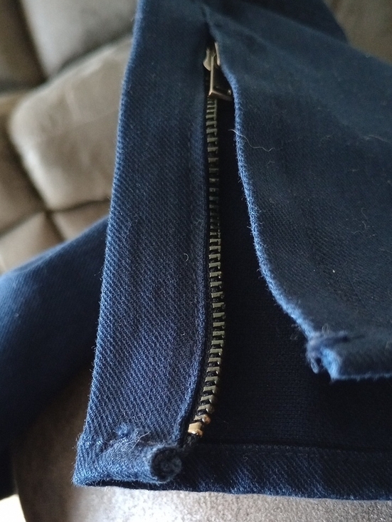 Liz Clairborne Navy Blue Slim Ankle Pants. - Picture 7 of 7